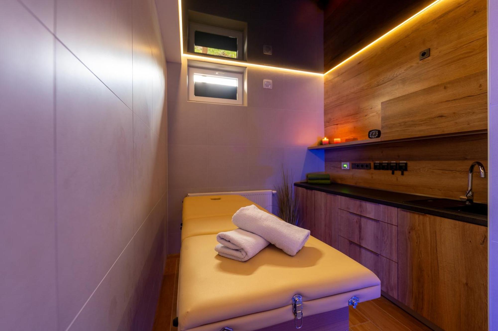 Wellness Pension Koliba Komorní Lhotka Kültér fotó